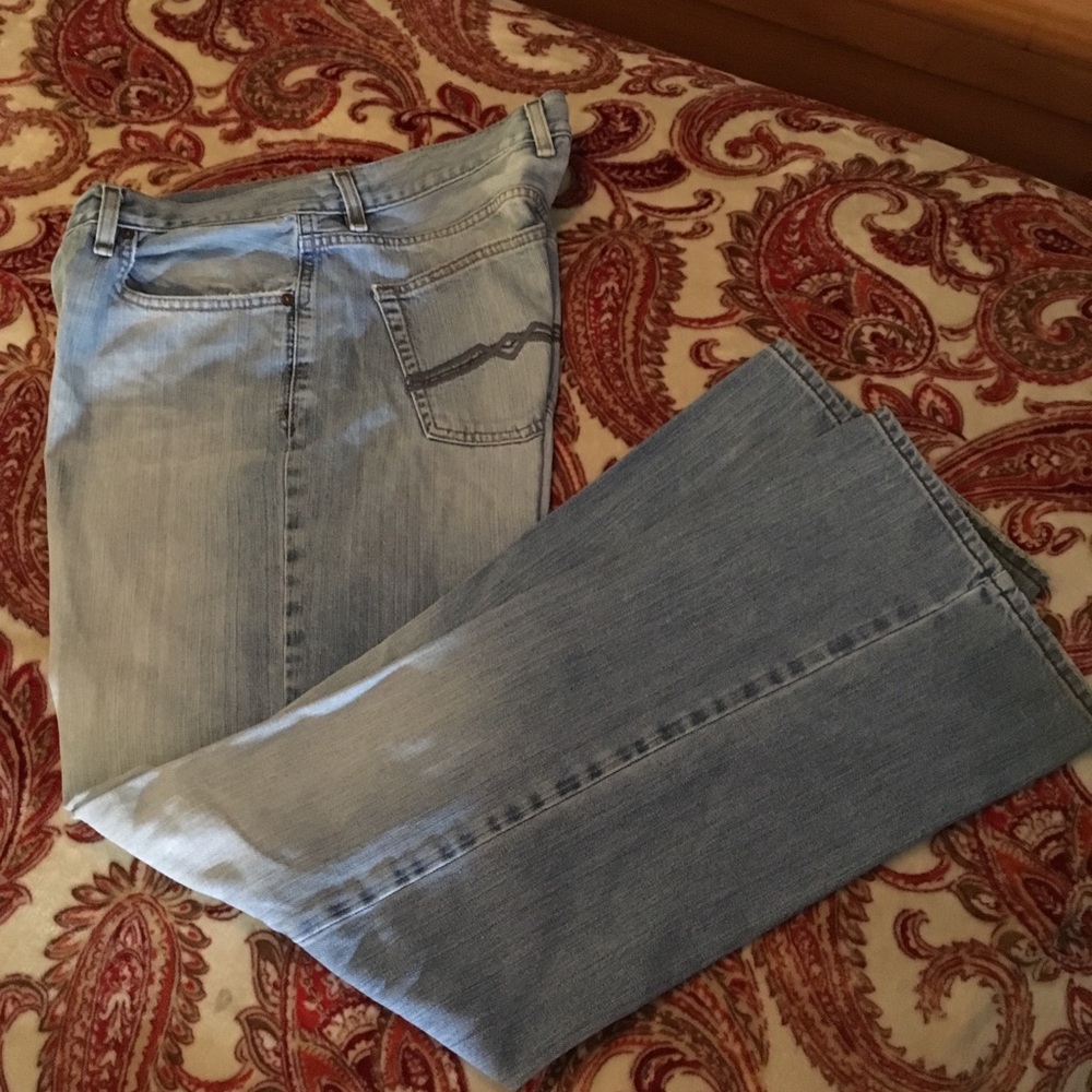 Jeans - Picture 2 of 3